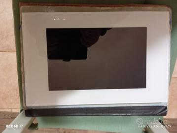 monitor 10 pollici per domotica scs e videocitofon