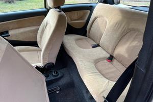 lancia ypsilon in perfette condizioni poco trattab