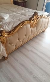 letto in legno oro