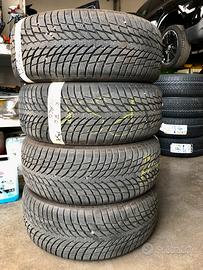 4x Gomme Nokian Wr Snowproof P 215 50 R18 92V