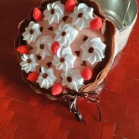 Biscottire o porta dolci fragole e meringhe