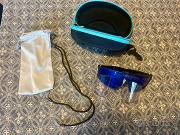 Occhiali da sole sportivi