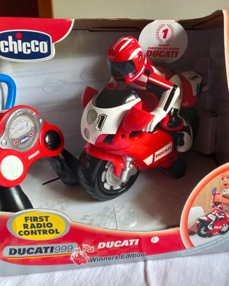 Moto DUCATI 999 Chicco RADIOCOMANDO e ROMBO MOTORE