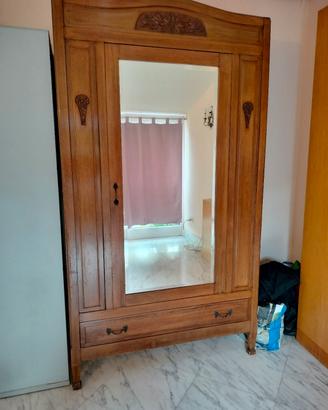 Armadio vintage in legno con specchio e cassetto 
