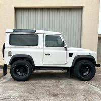 LAND ROVER DEFENDER 2.4 TD4