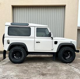 LAND ROVER DEFENDER 2.4 TD4