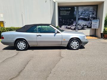 Mercedes-benz E 200-16v Cabriolet A.S.I.