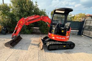 E197 ESCAVATORE 20 q KUBOTA GIROSAGOMA
