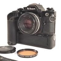 Nikon FM2n con Nikon E 50mm f 1.8 + drive MD12