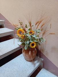 vaso con fiori finti