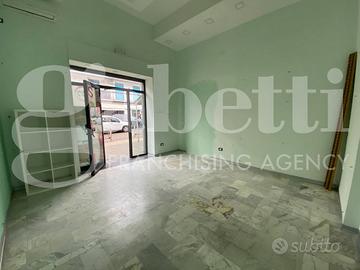 Negozio Mugnano di Napoli [MLF55ACG]