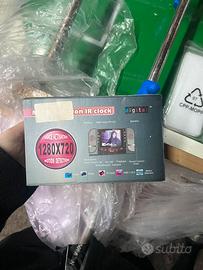 Orologio digitale con telecamera spia integrata