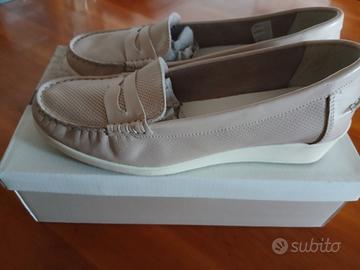 Mocassini beige in pelle