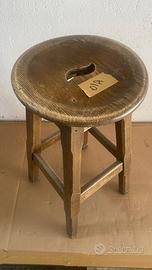 sgabello in legno alto