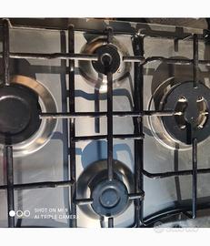 piano cottura 4 fuochi  Hotpoint 