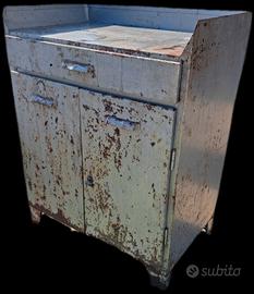 Mobiletto industriale vintage 
