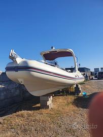 Gommone 750 24" cv 225 4T