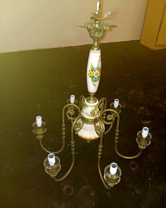 Lampadario Vintage in Ottone e Ceramica Decorata