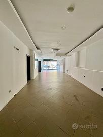 Locale commerciale ristrutturato