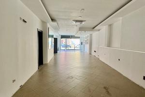 Locale commerciale ristrutturato