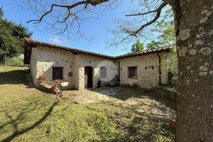CASA INDIPENDENTE A TARANO
