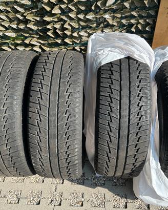 Pneumatici 235/55/18 104H