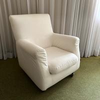 Poltrona moderna bianca + pouf contenitore