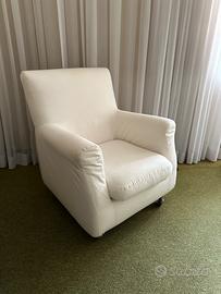 Poltrona moderna bianca + pouf contenitore