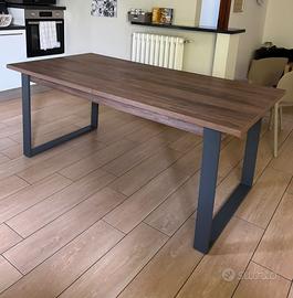 Tavolo da pranzo allungabile 