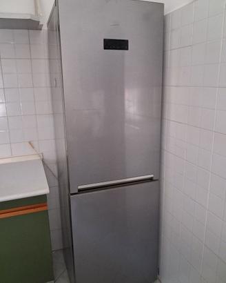 Frigo Beko con congelatore