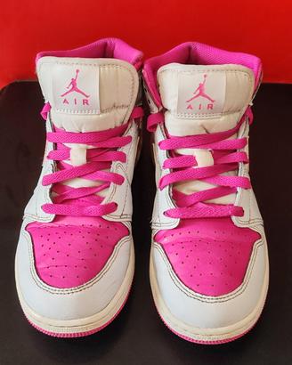 Air Jordan mid 