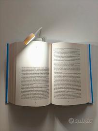 Luce da lettura a LED ricaricabile per libri nuova