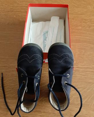 SCARPE BIMBO MARCA KICKERS mis 26