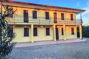 ABITAZIONE - ANNESSI RUSTICI E 6 CAMPI