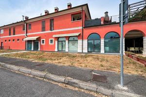 NEGOZIO A MAIRANO
