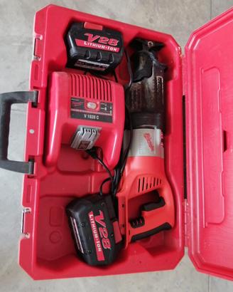 Milwaukee V28 Sega a Gattuccio Professionale