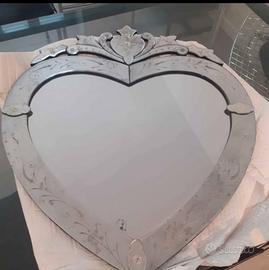 Specchio a forma di cuore effetto vintage