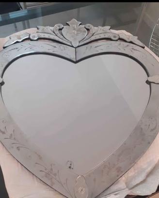 Specchio a forma di cuore effetto vintage