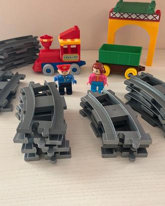 LEGO DUPLO - TRENO CON BINARI