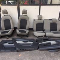 Sedili Fiat Grande Punto 2006 5P grigio chiaro/sc