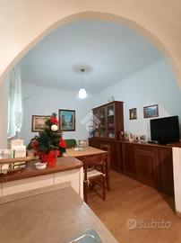 2 LOCALI A OLEVANO ROMANO