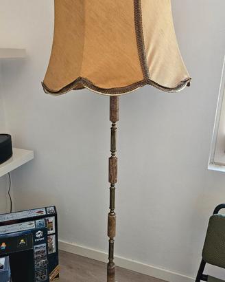 Lampada da terra stile Liberty con parti in marmo