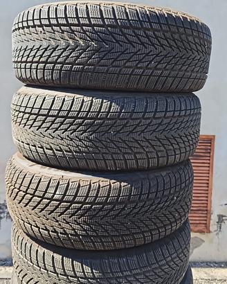4 Pneumatici 205/55 R16 Goodyear Ultragrip Perform