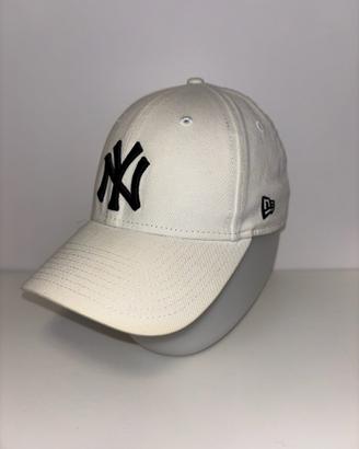 Cappello New Era NY Yankees bianco nero regolabile