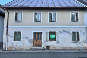 CASA DI TESTA DA RISTUTTURARE CON CORTE ESTERNA...