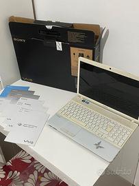Sony VAIO 15.5" Bianco - i5, 4GB RAM, 500GB - Comp