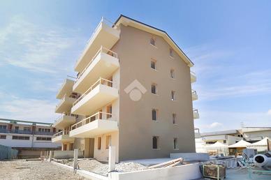 3 LOCALI A TORTORETO