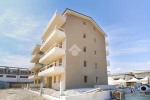 3 LOCALI A TORTORETO