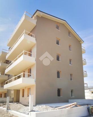 3 LOCALI A TORTORETO