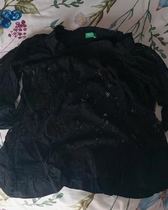 maglia nera in pizzo